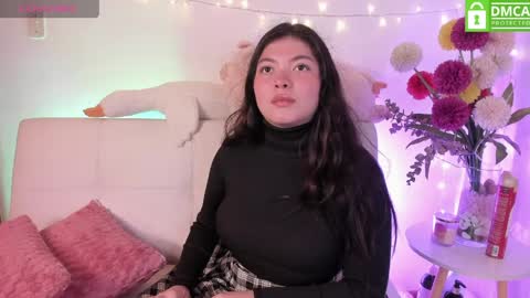 Snapshot of lily_cherry0 chatting on April 2, 10:51 pm lily_cherry0 online show from April 2, 10:51 pm