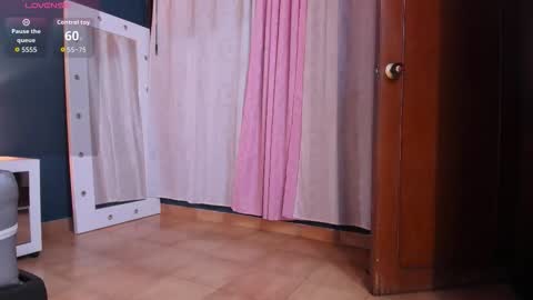 Snapshot of lily_cuteboobs chatting on March 7, 10:56 am LILIANA online show from March 7, 10:56 am