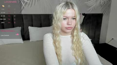 Lily online show from April 17, 9:01 am