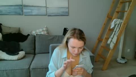 Lily dollyx online show from November 28, 11:02 am