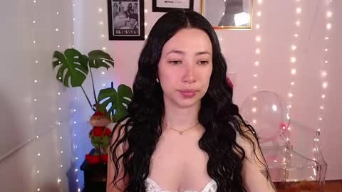 Snapshot of lily_evans_ chatting on December 10, 10:47 pm just lily online show from December 10, 10:47 pm