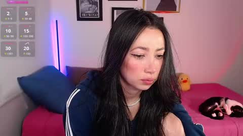Snapshot of lily_evans_ chatting on January 19, 4:12 am just lily online show from January 19, 4:12 am