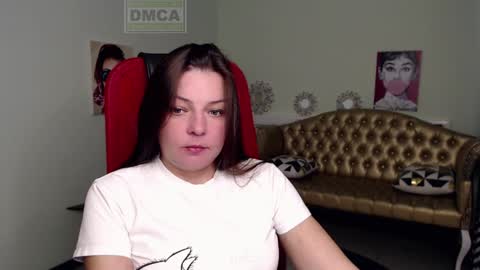 Lily online show from December 10, 6:01 am
