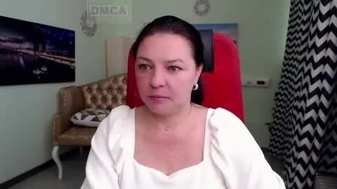 Lily online show from May 6, 4:19 am
