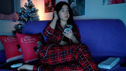 Lily Litle online show from December 15, 7:10 pm