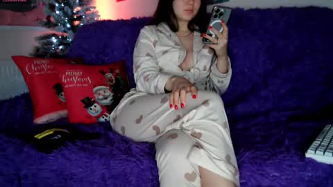 Lily Litle online show from January 5, 9:25 pm