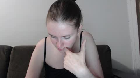 lily_love_x online show from October 2, 11:23 pm