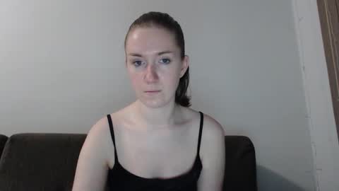 lily_love_x online show from October 14, 10:43 pm