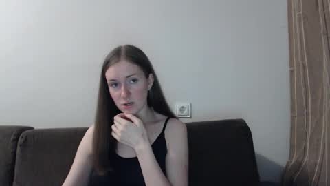 lily_love_x online show from March 4, 11:22 pm