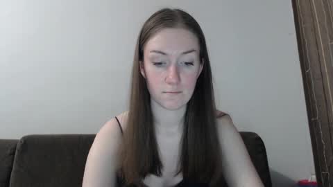 lily_love_x online show from March 30, 11:17 pm