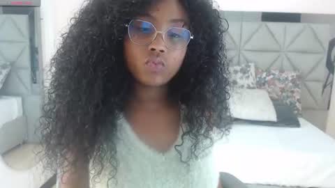 lily_mendoza online show from June 10, 7:46 pm