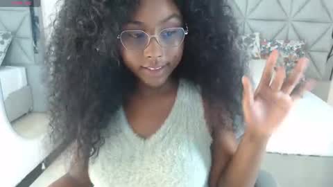 lily_mendoza online show from June 11, 12:32 am