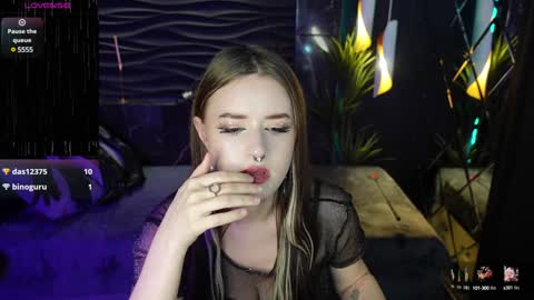 Lily online show from January 15, 5:05 pm