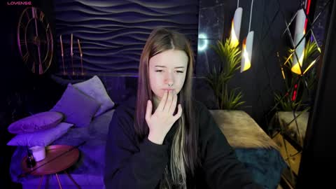Lily online show from January 19, 6:53 am