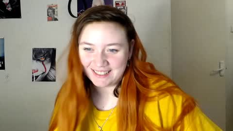 Snapshot of lily_shamy chatting on December 29, 2:27 am Alice online show from December 29, 2:27 am
