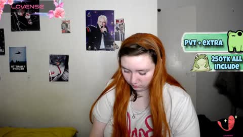 Snapshot of lily_shamy chatting on January 12, 11:04 pm Alice online show from January 12, 11:04 pm