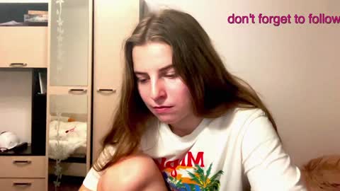 Lily online show from December 14, 1:49 pm