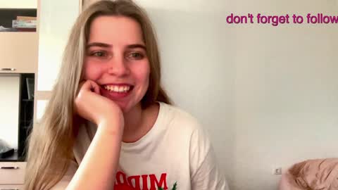 Lily online show from December 18, 11:24 am