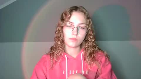 small lily online show from September 14, 3:33 pm