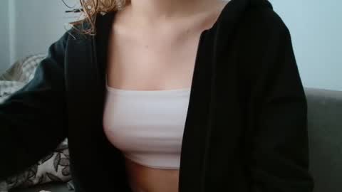 small lily online show from May 9, 5:12 am