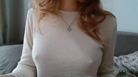 small lily online show from May 15, 2:24 pm