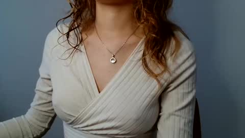 small lily online show from May 18, 4:13 pm