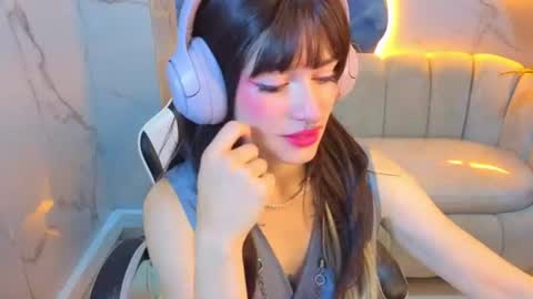 Snapshot of lily_tx chatting on July 1, 12:40 pm Follow me.. Live 730 to 1400 online show from July 1, 12:40 pm