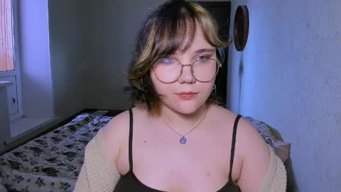 Lily online show from April 1, 1:41 pm