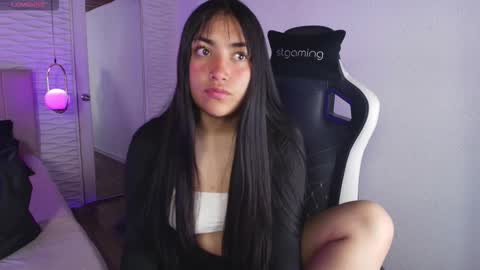 Snapshot of lily_waist chatting on October 14, 11:33 am lily_waist online show from October 14, 11:33 am