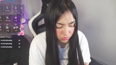 Snapshot of lily_waist chatting on October 29, 3:25 pm lily_waist online show from October 29, 3:25 pm