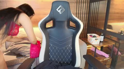 Snapshot of lily_waist chatting on April 1, 3:07 am lily_waist online show from April 1, 3:07 am