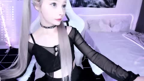 Lily online show from December 4, 12:53 am