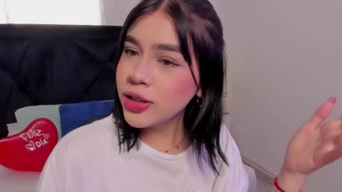 LilyWoodz online show from February 16, 7:10 pm