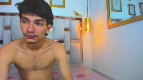 lilyandjuan_ online show from September 13, 7:13 pm