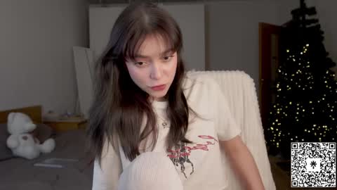 Snapshot of lilyewing_ chatting on December 11, 4:20 pm Lily online show from December 11, 4:20 pm