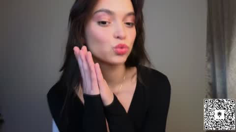 Snapshot of lilyewing_ chatting on January 20, 5:59 pm Lily online show from January 20, 5:59 pm
