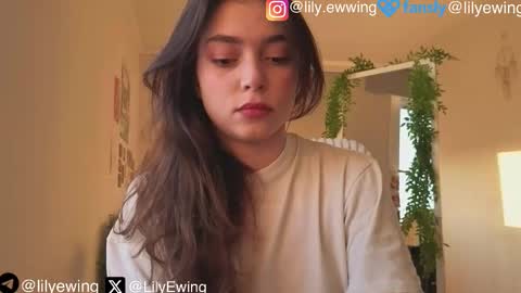 Snapshot of lilyewing_ chatting on September 8, 4:06 pm Lily online show from September 8, 4:06 pm