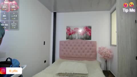 Snapshot of lilyfox23 chatting on September 28, 12:32 pm lilyfox23 online show from September 28, 12:32 pm