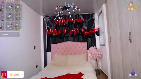 Snapshot of lilyfox23 chatting on October 29, 1:46 pm lilyfox23 online show from October 29, 1:46 pm