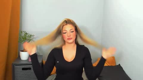 Lily online show from January 13, 5:33 am