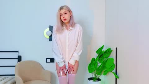 Lily online show from March 23, 2:37 am