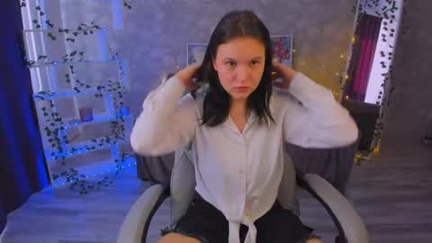 Lily online show from February 11, 6:29 am