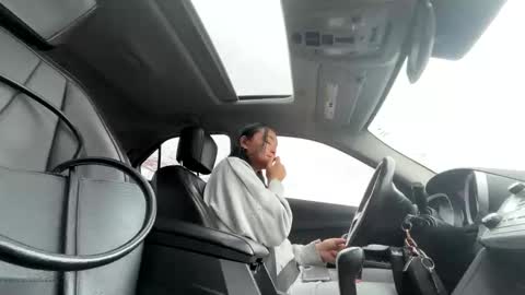 lilypowpow online show from March 24, 8:25 pm