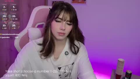 Snapshot of lilyrouse_ chatting on July 3, 4:41 am lily help me to collect more cosplay online show from July 3, 4:41 am