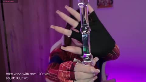 Snapshot of lilyrouse_ chatting on July 17, 4:30 am lily help me to collect more cosplay online show from July 17, 4:30 am