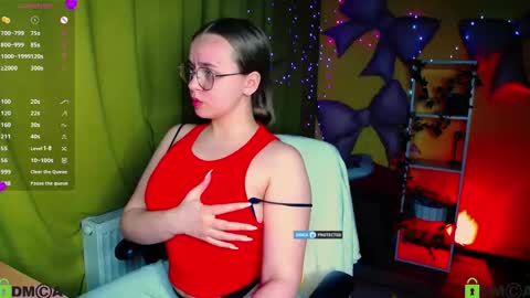 Lily online show from April 27, 9:35 pm
