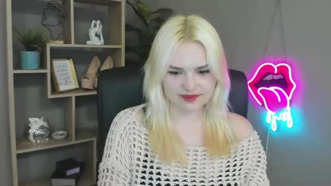 Lily online show from May 3, 6:30 am