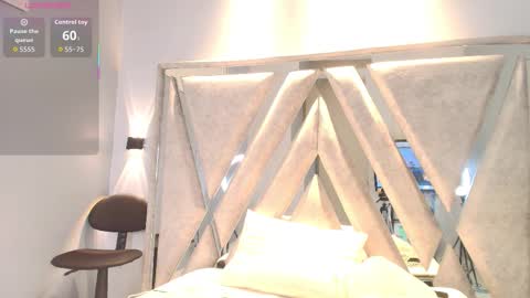 lilyth_7 online show from October 30, 4:25 am