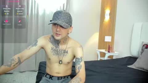 Snapshot of lilyth_adam chatting on November 14, 7:45 pm Lilythadam online show from November 14, 7:45 pm