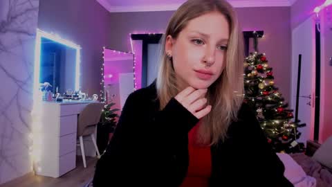 Snapshot of lilyvibe chatting on December 29, 10:36 pm Lily online show from December 29, 10:36 pm